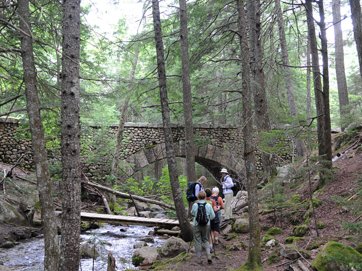 CobblestoneBridge_4348.jpg - Hiking the Jordan Stream trail at the Cobblestone Bridge