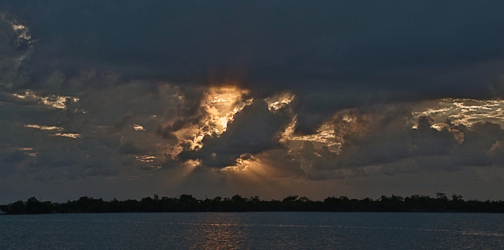 PlacenciaSunset.jpg - Sunset in Placencia on our final night in Belize.