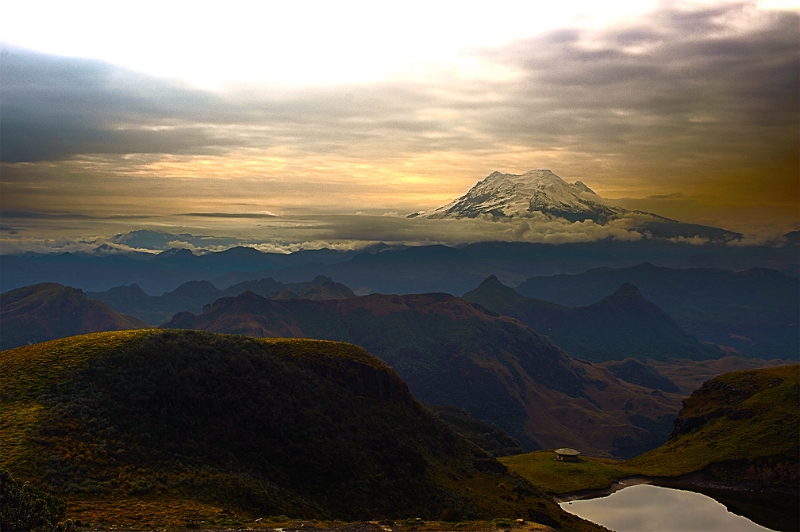 Papallacta_3340.jpg - The volcano Antisana, as seen from 14,340 feet