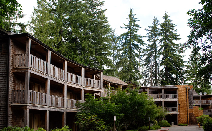 QuinaultResidences_9884.jpg - This building served to house us at Lake Quinault Lodge.  